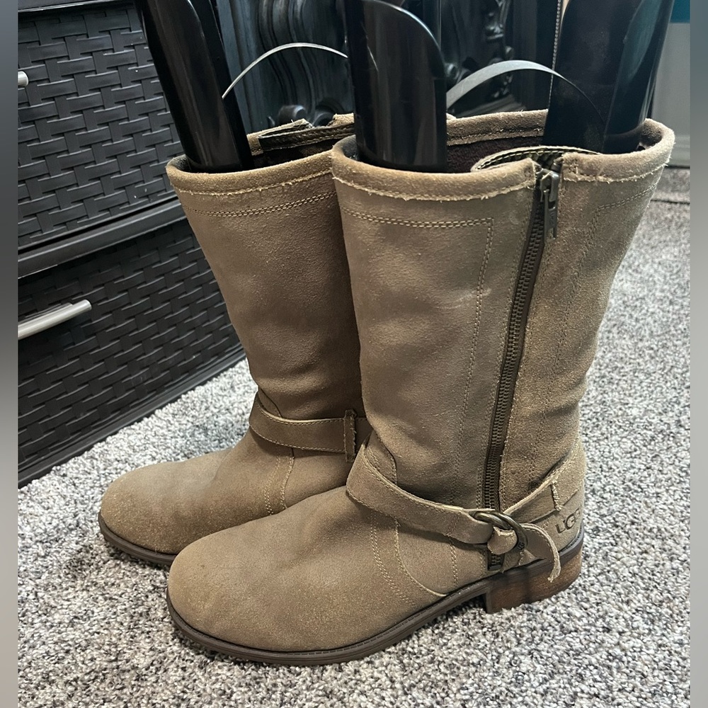 Women’s UGG boots size 11
